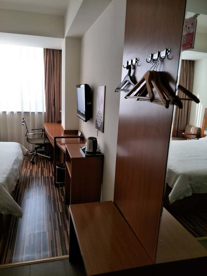 Goldmet Inn Taiyuan Dananamen Exterior photo